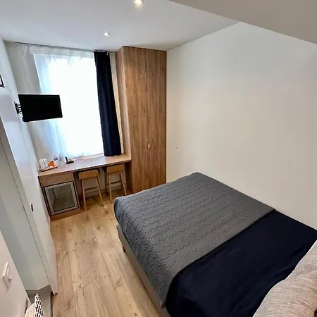 Zora Hotel Paryż